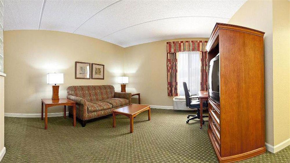 Holiday Inn Express Hotel & Suites Conover - Hickory Area By Ihg Dış mekan fotoğraf