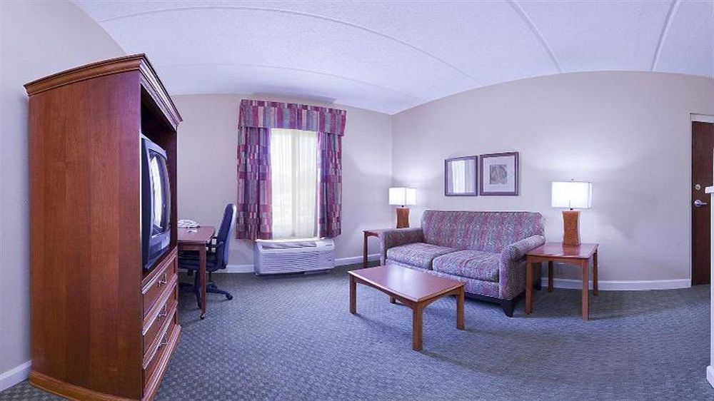Holiday Inn Express Hotel & Suites Conover - Hickory Area By Ihg Dış mekan fotoğraf