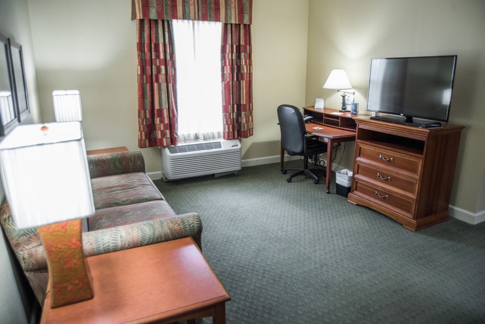 Holiday Inn Express Hotel & Suites Conover - Hickory Area By Ihg Dış mekan fotoğraf