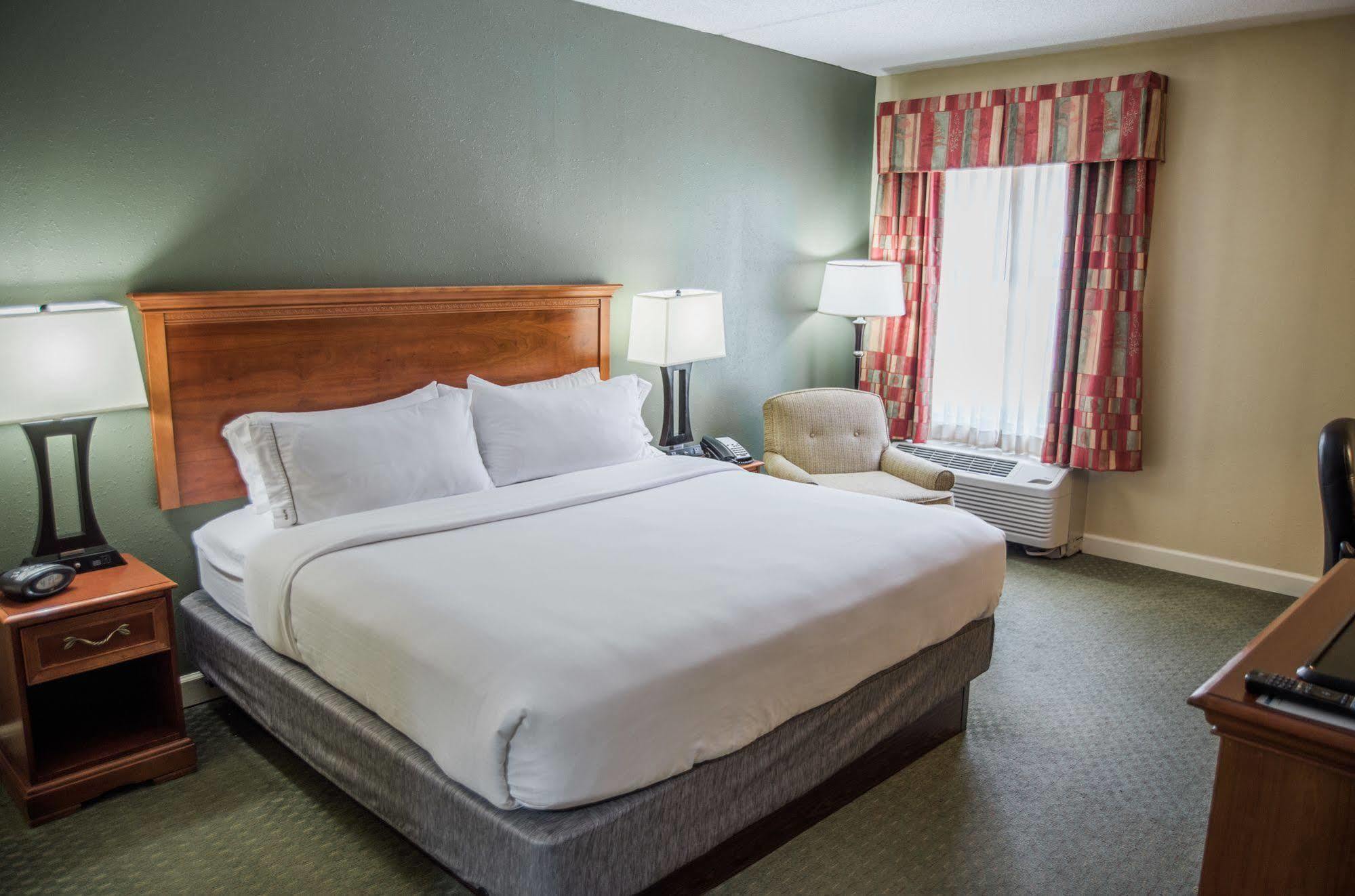 Holiday Inn Express Hotel & Suites Conover - Hickory Area By Ihg Dış mekan fotoğraf